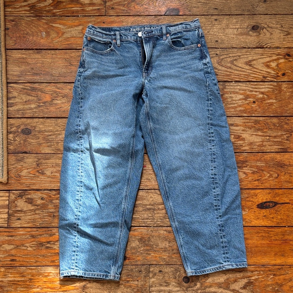American Eagle Outfitters Relaxed Fit Blue Jeans
